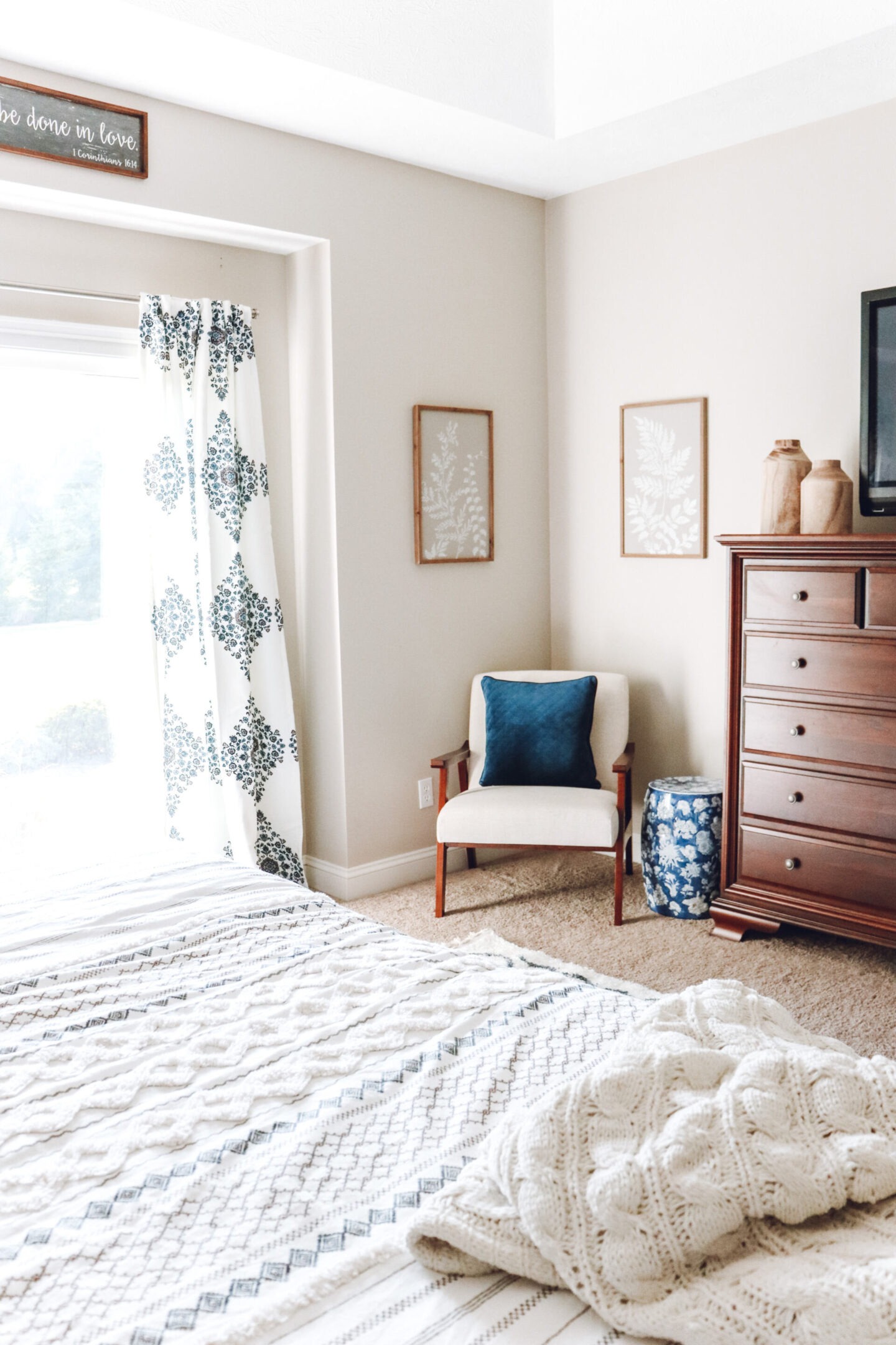 corner bedroom chair