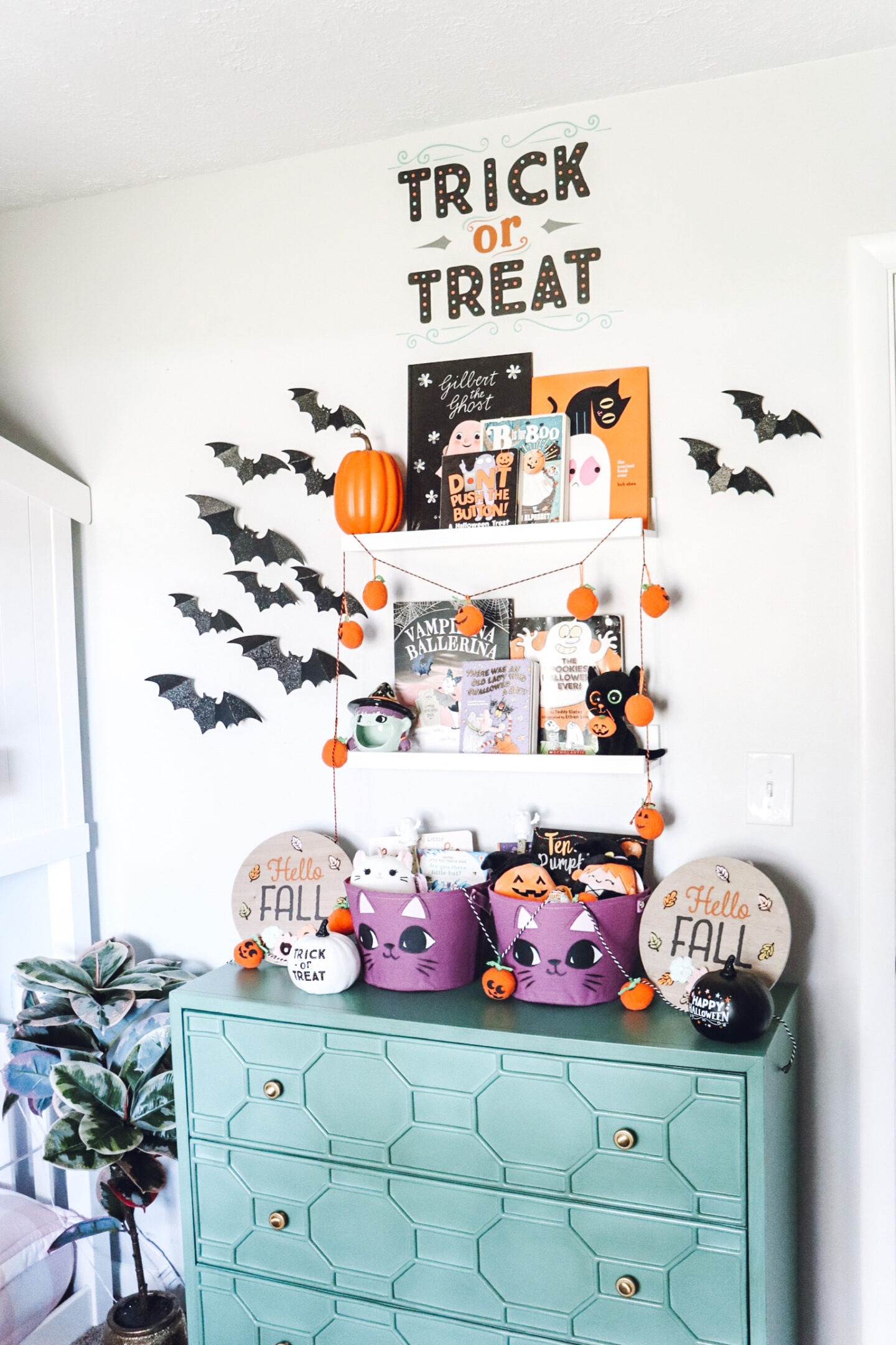 kids halloween decor