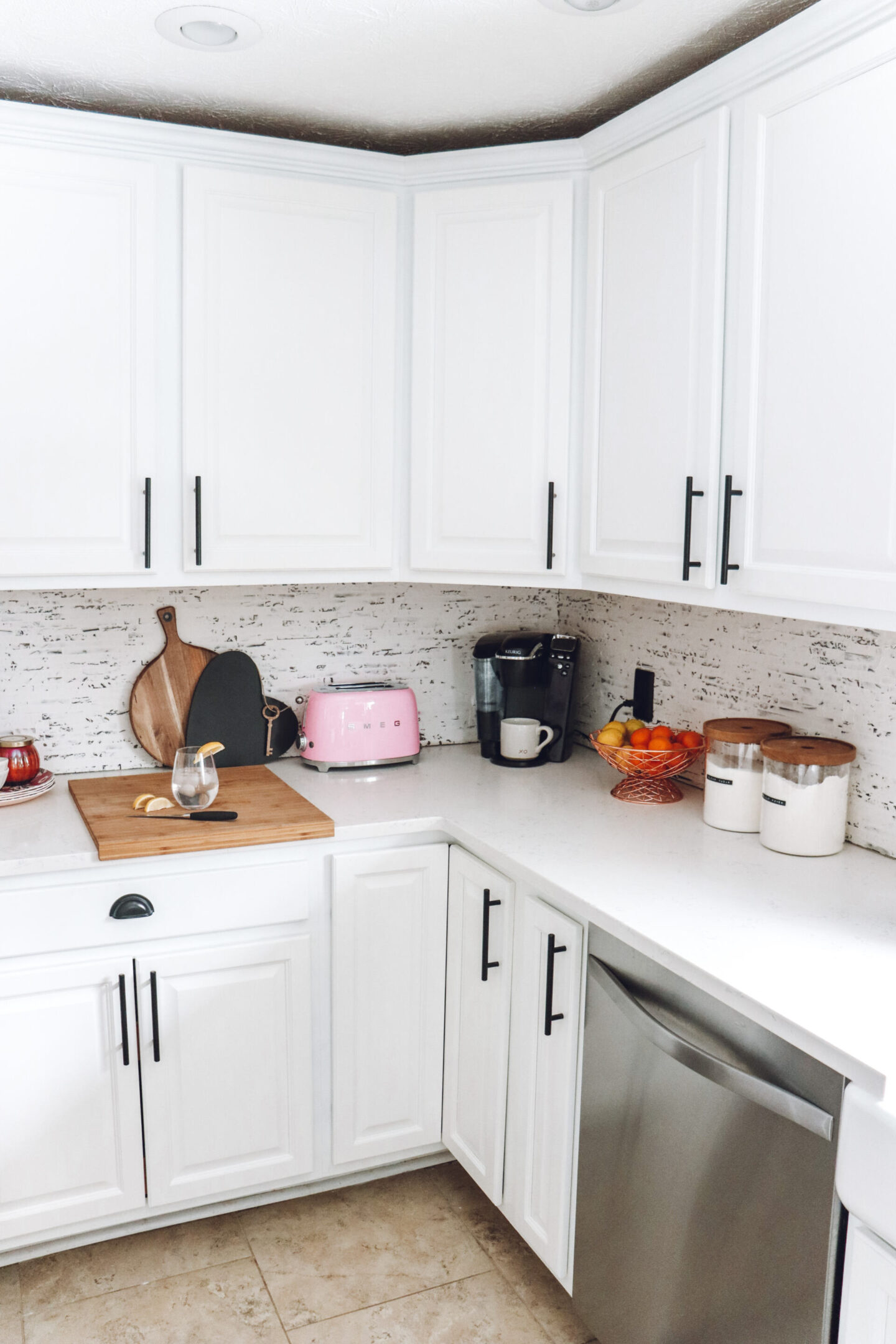 white quartz counter tops