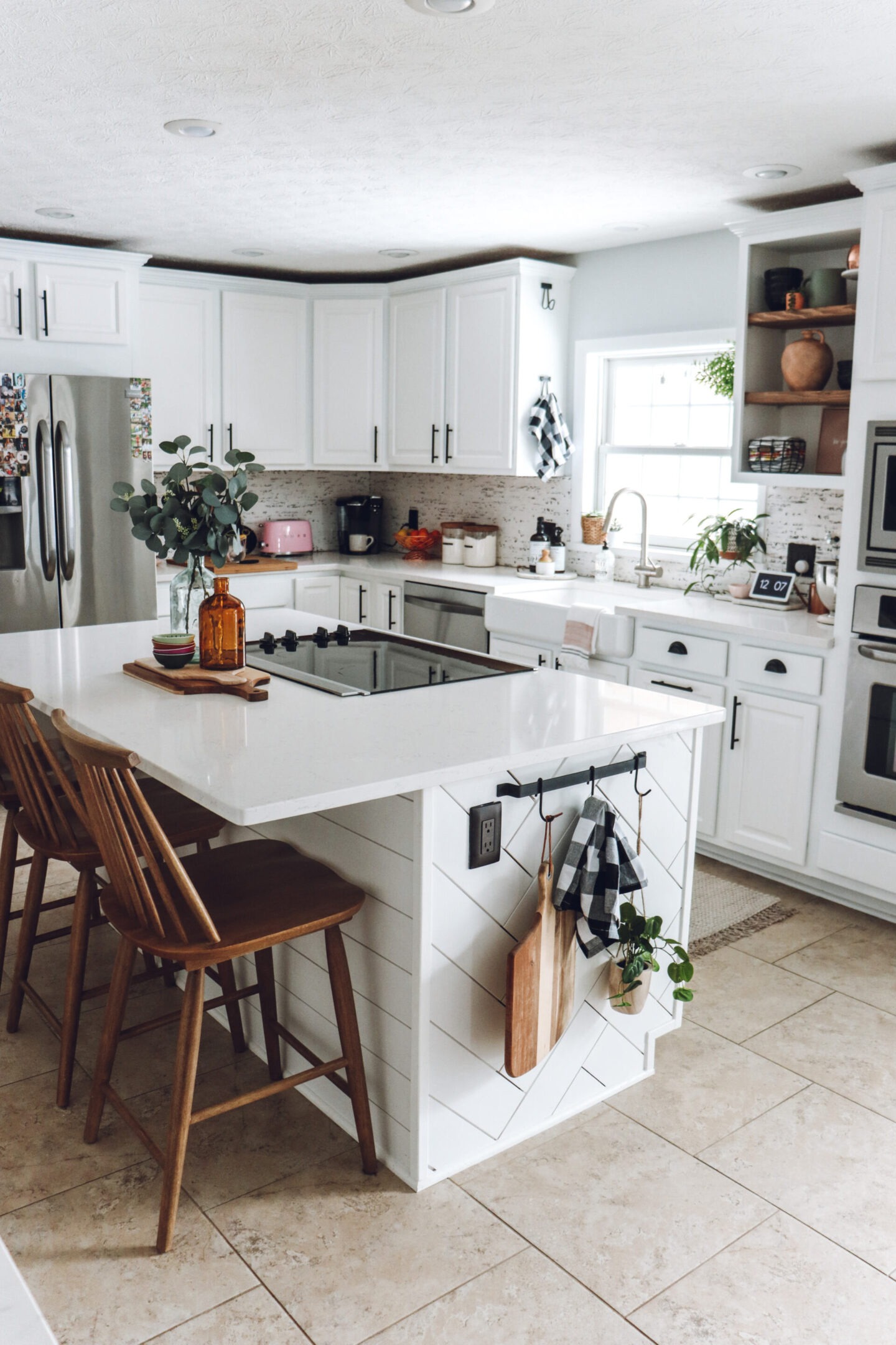 white quartz counter tops