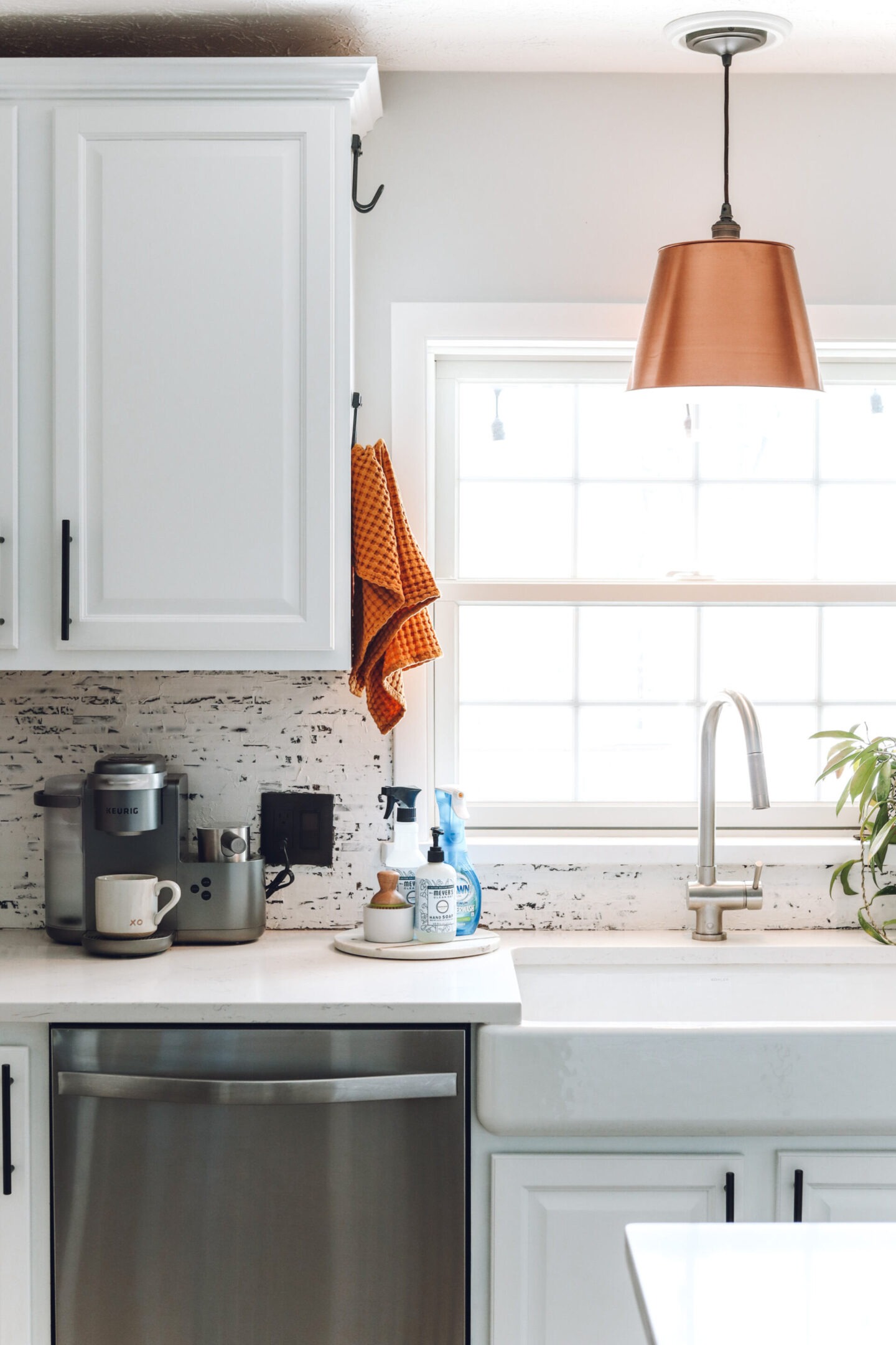 Bright modern kitchen