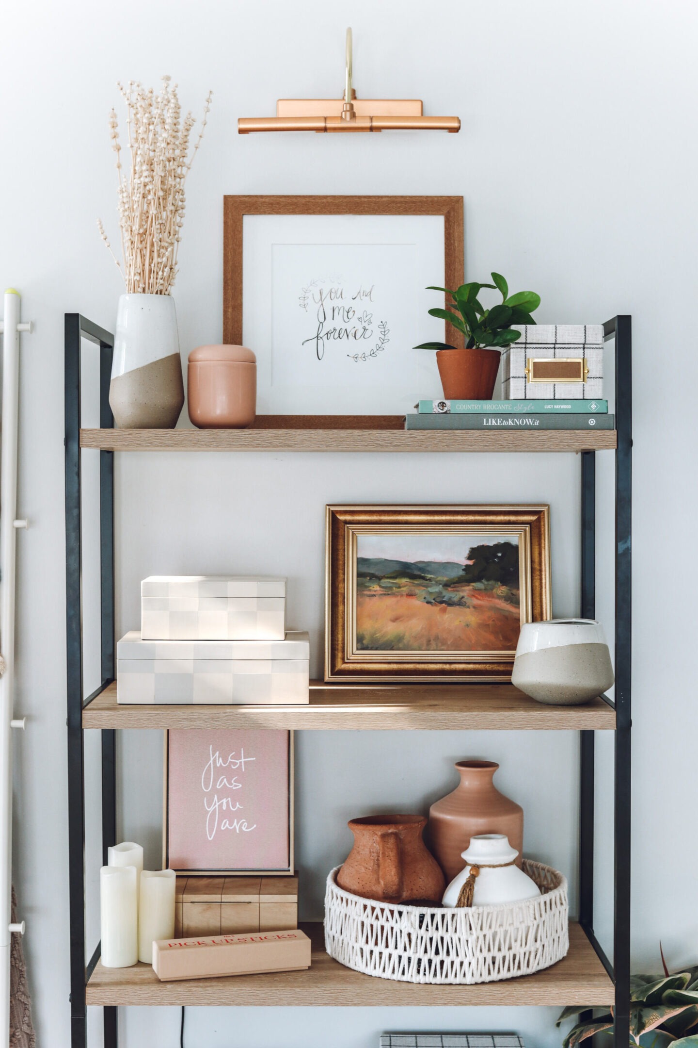 Shelf decor