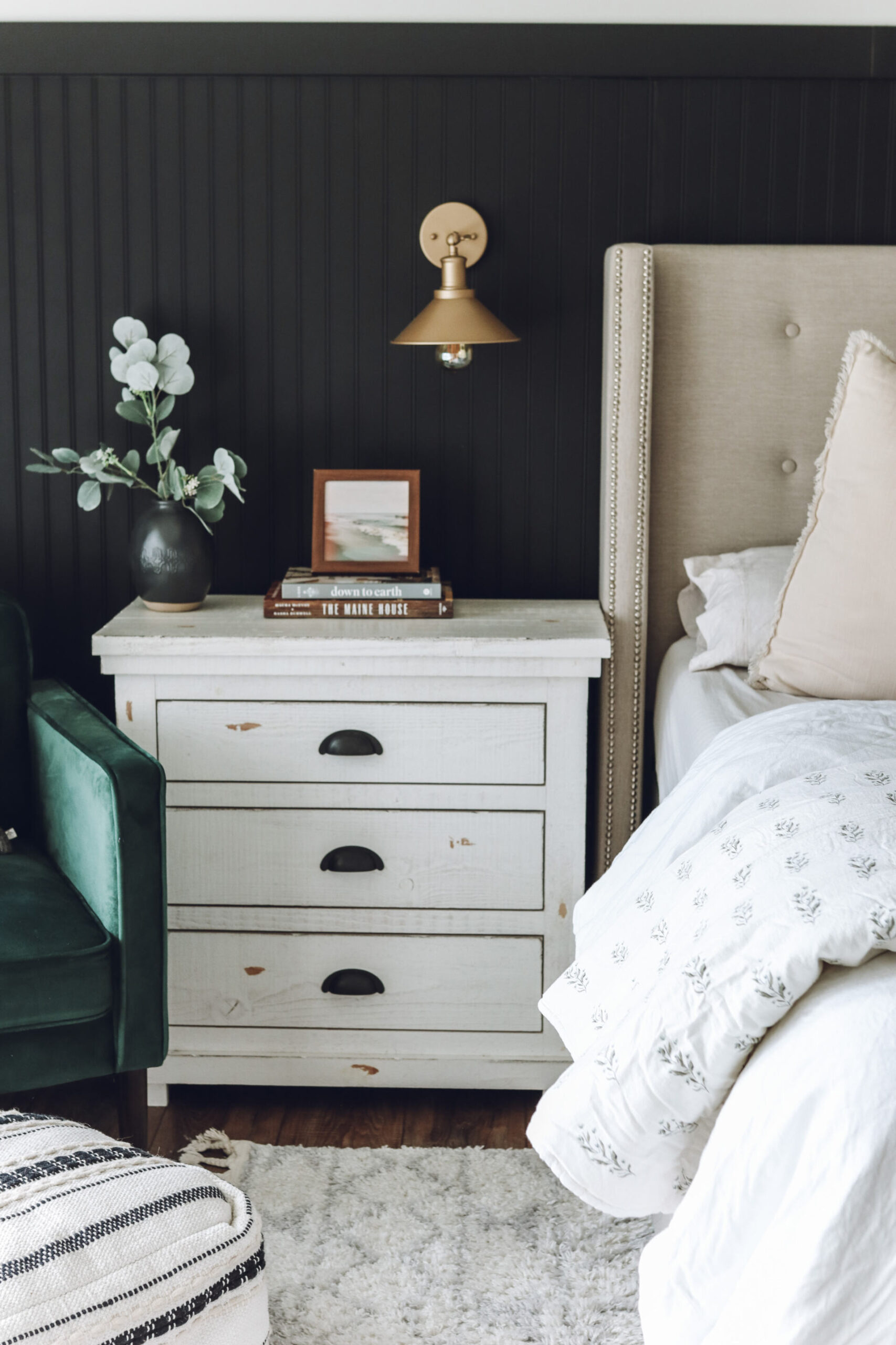 Spring bedroom decor